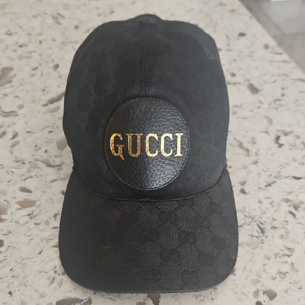 Gucci Black and Gold Logo Cap - Unisex